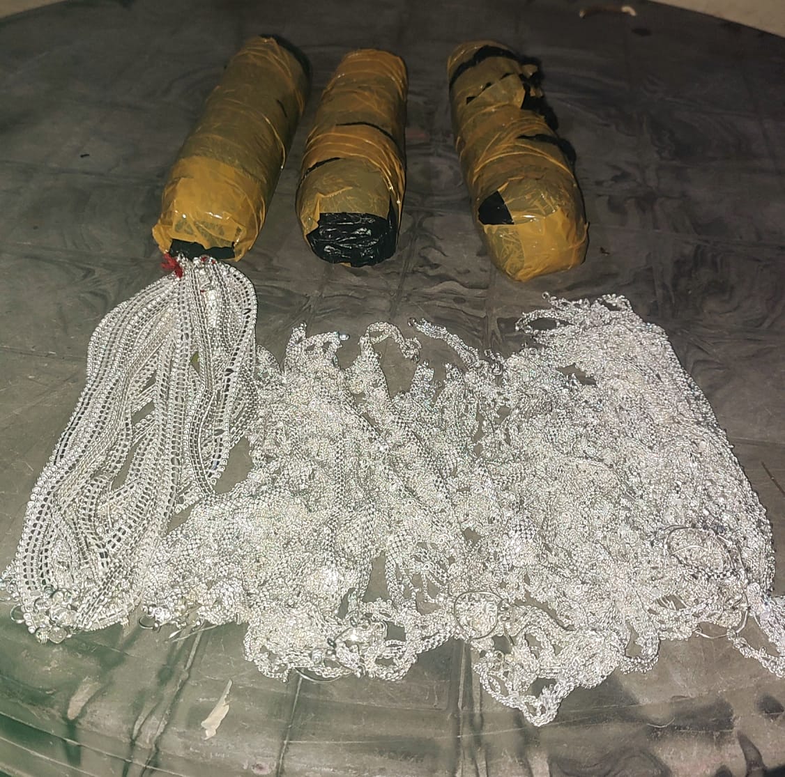 बारामा १० लाख ८० हजारको चाँदीको गहना बरामद